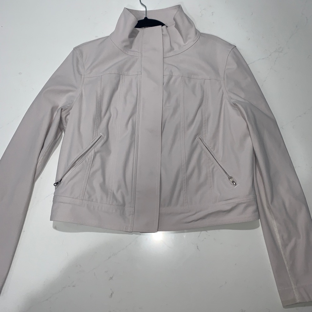 Woman’s Lululemon Zip Up Jacket